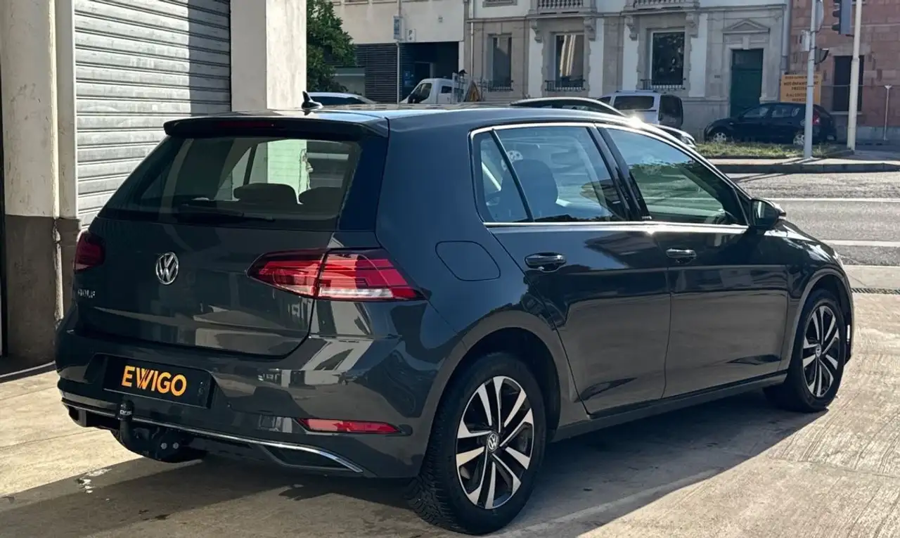 Volkswagen Golf Standard Model — photo 3