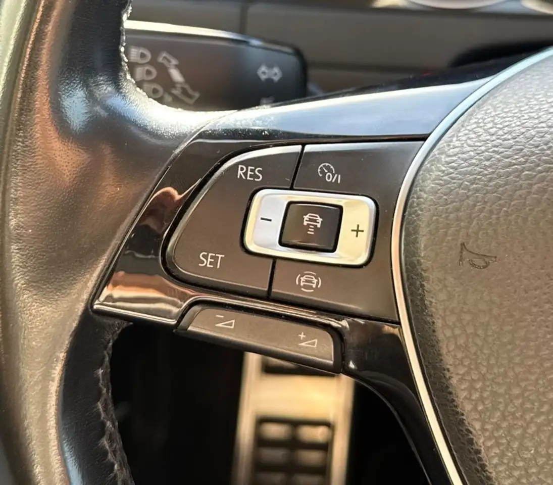 Volkswagen Golf Standard Model — photo 12