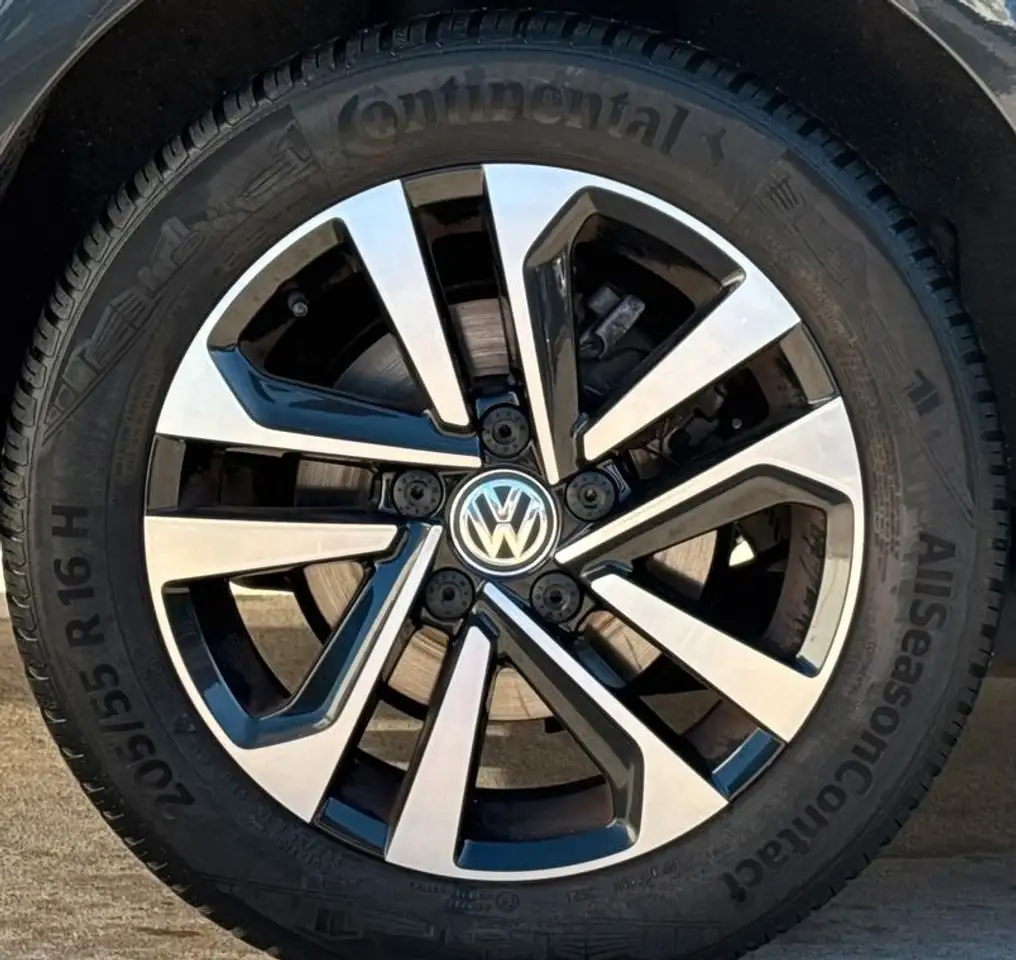 Volkswagen Golf Standard Model — photo 22