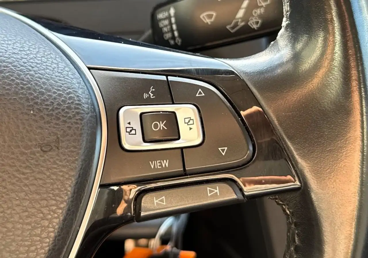 Volkswagen Golf Standard Model — photo 16
