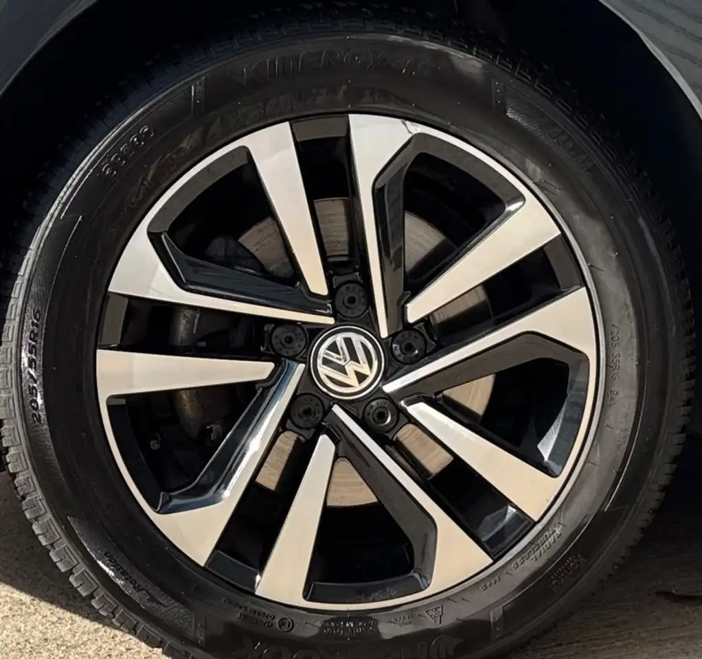 Volkswagen Golf Standard Model — photo 23