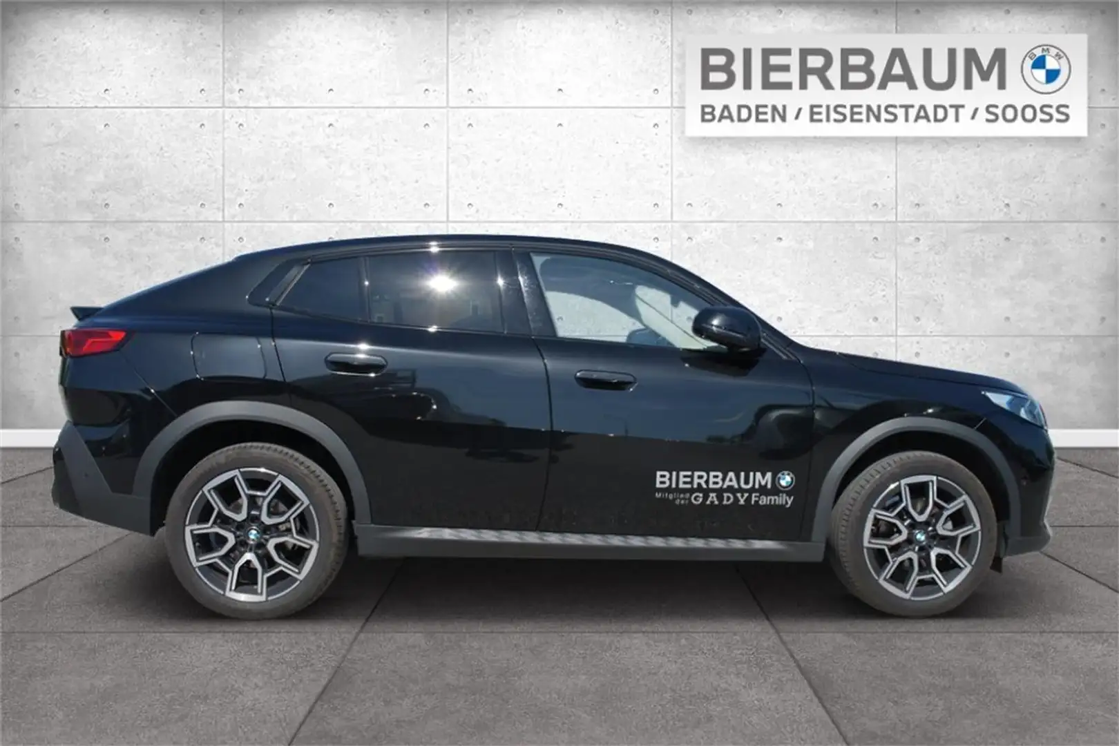BMW X2 sDrive18d Schwarz - 2