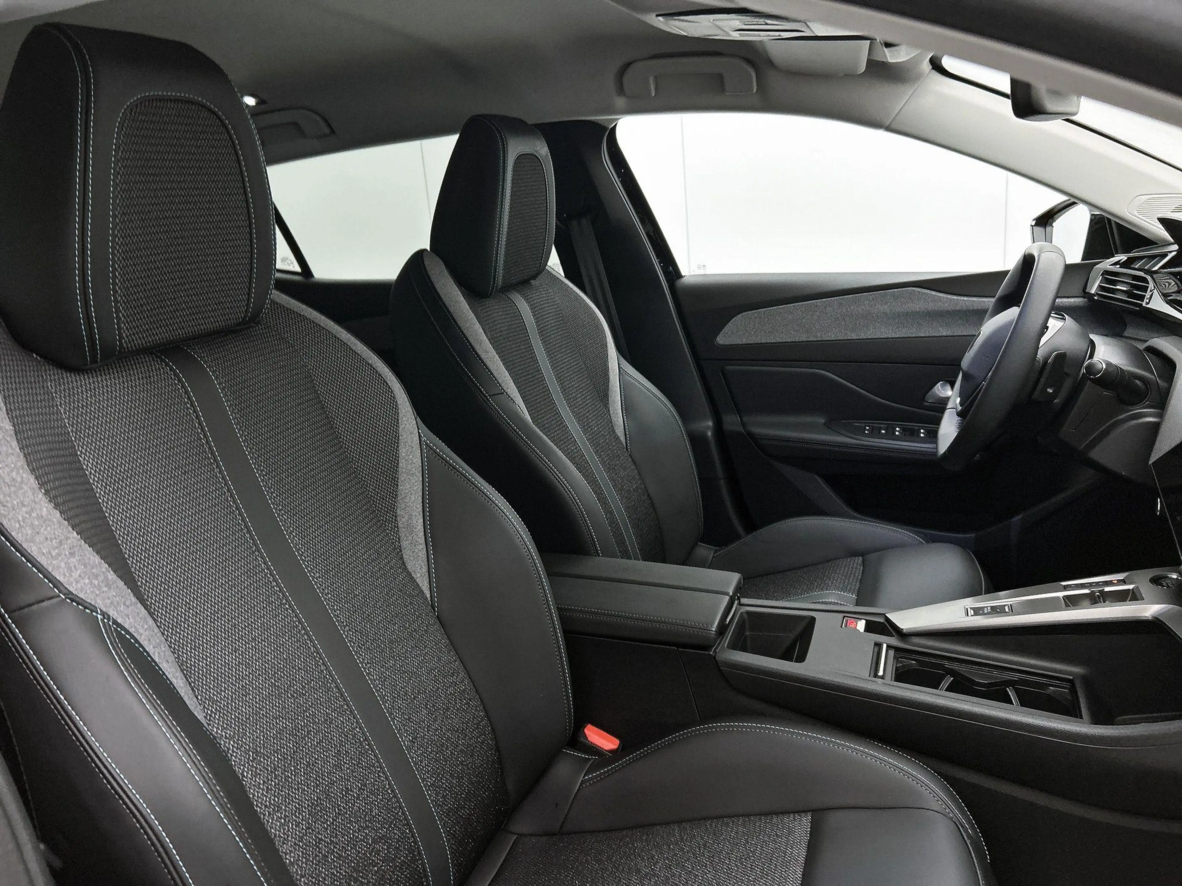 Peugeot 408 Allure Avantage 1.6 Plug-in HYbrid 225pk Automaat — photo 15
