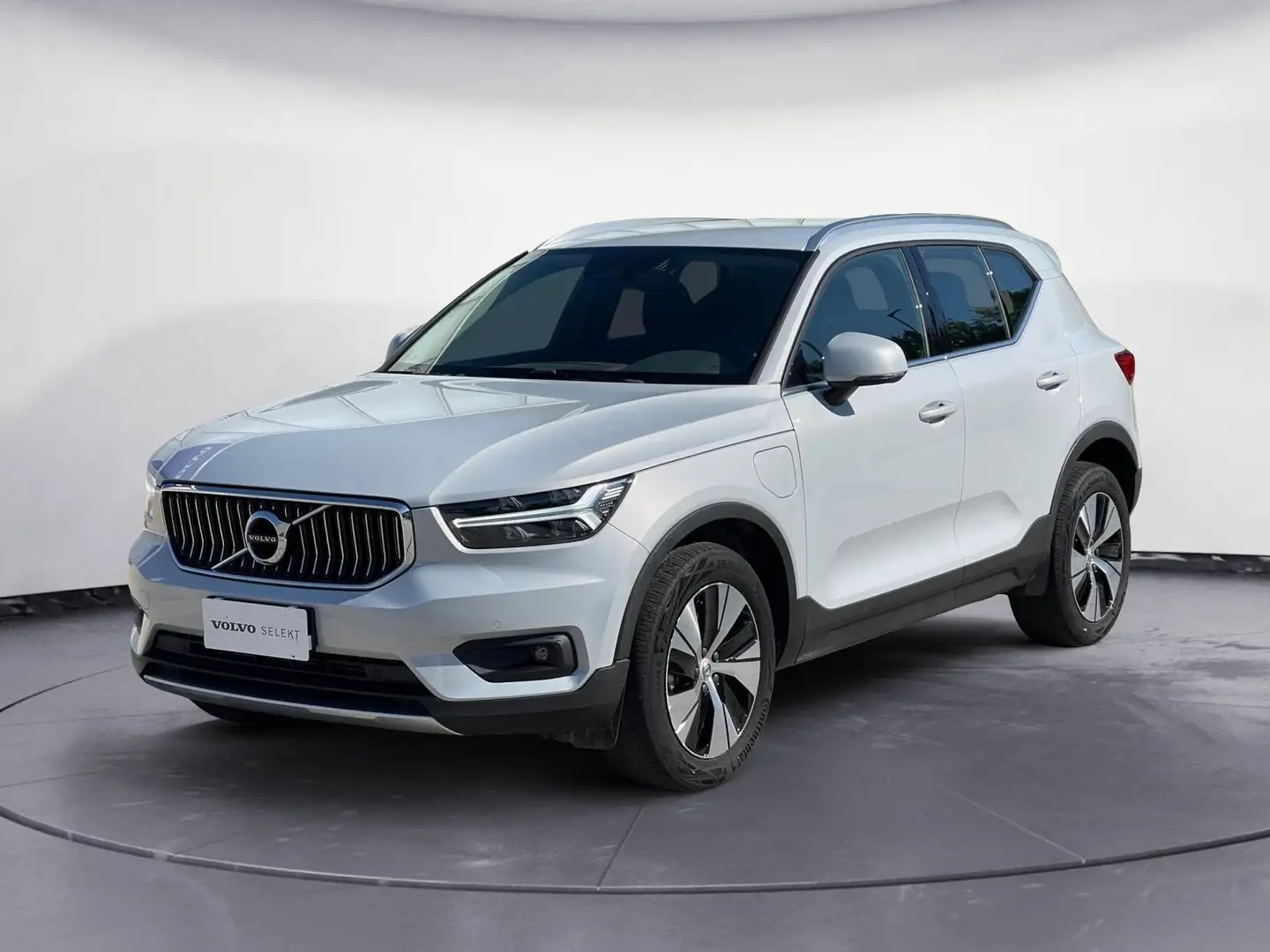 Volvo XC40 XC40 T4 Recharge Plug-in Hybrid Inscription Expre Grijs - 1