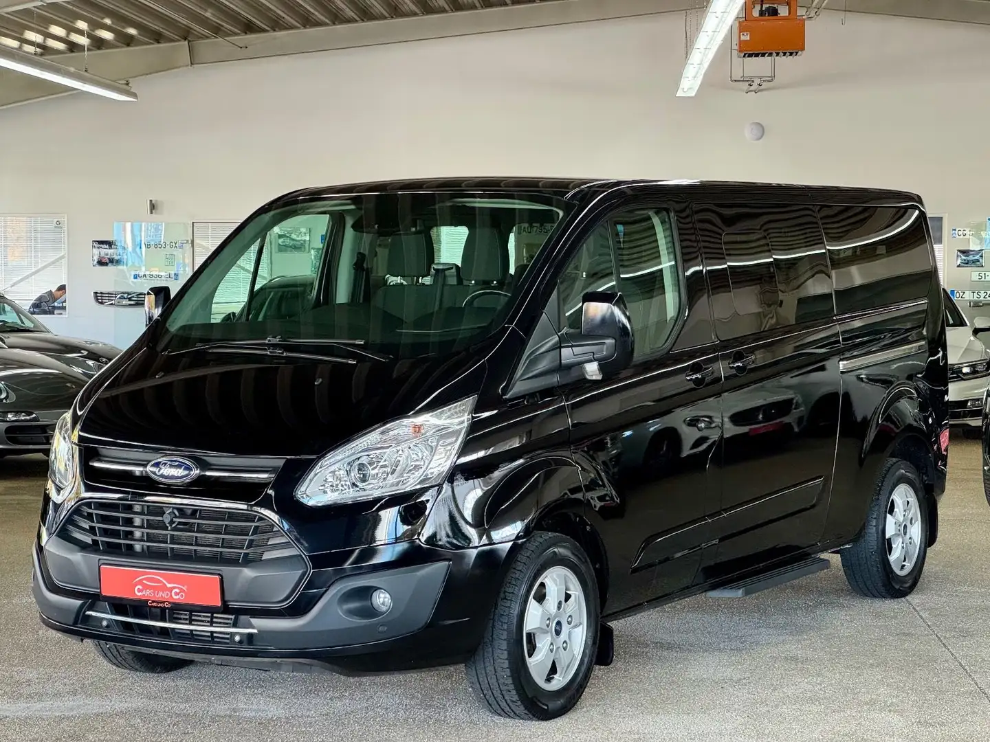 Ford Tourneo Custom L2 9Sitz *AHK*SHZ*NAV*TEM*PDC*RK* Schwarz - 1