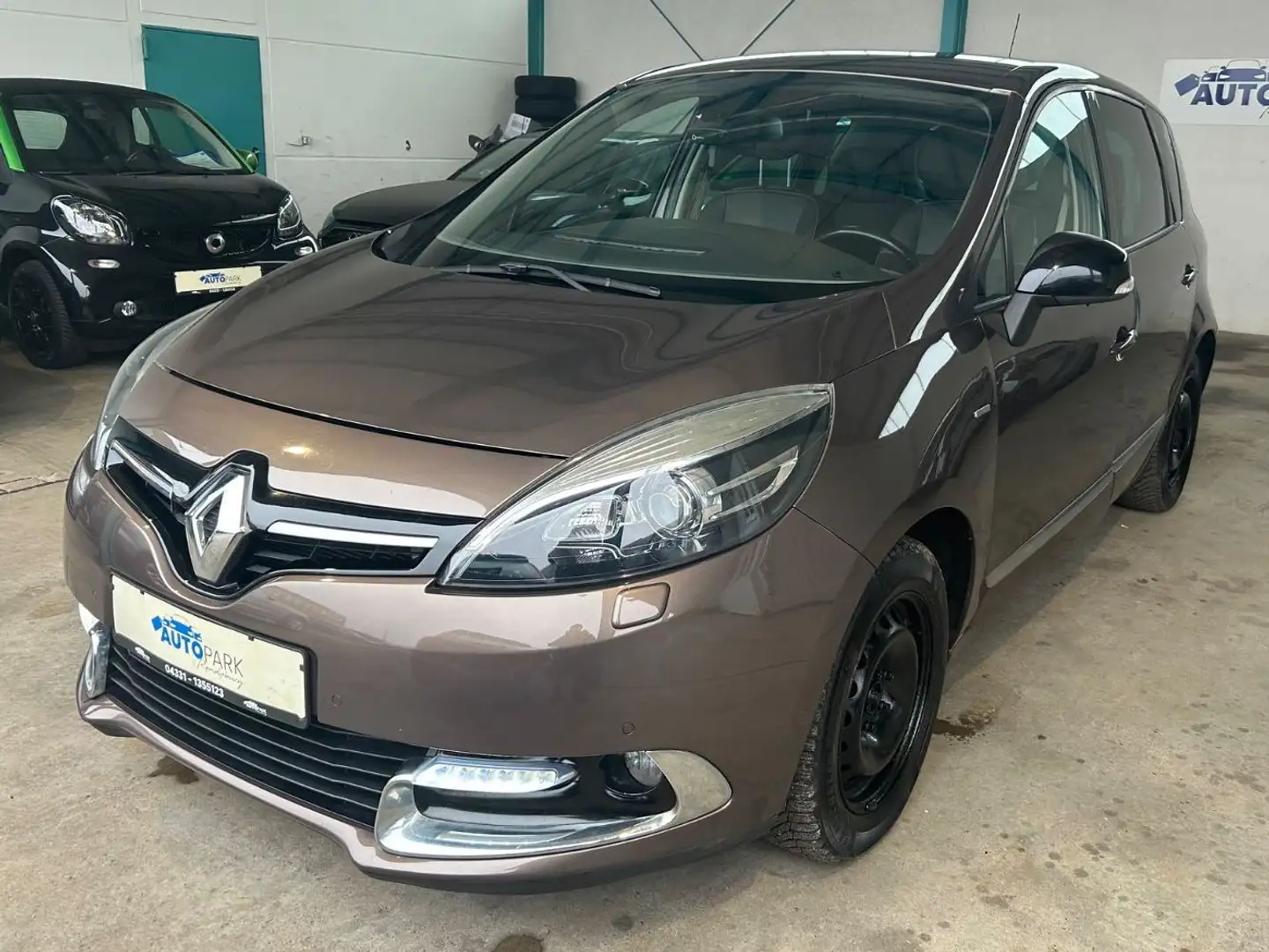 Renault Scenic III Xmod BOSE Edition 1.6 dCi Braun - 1