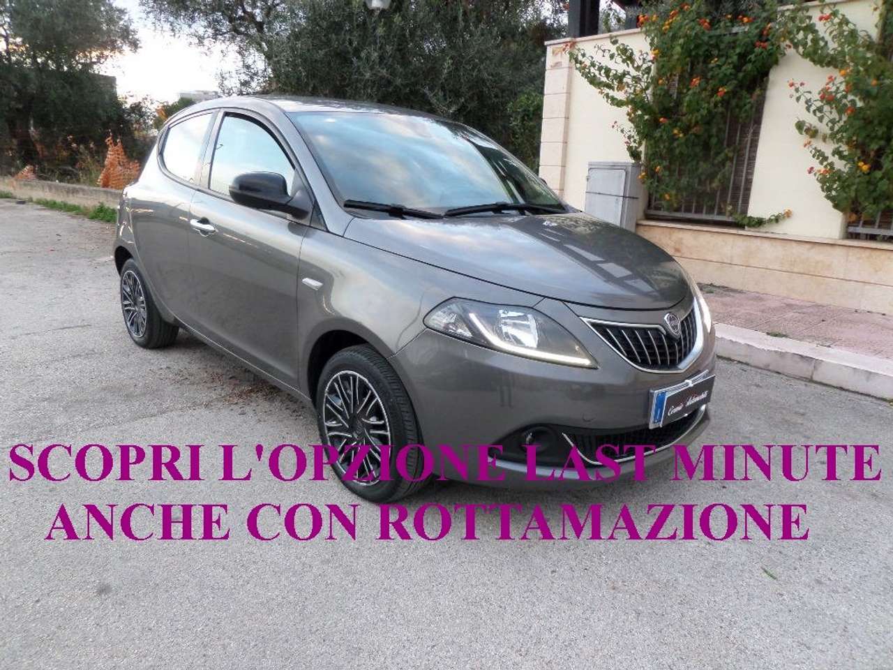 Lancia Ypsilon 1.0 FIREFLY HYBRID GOLD S&S 5 POSTI