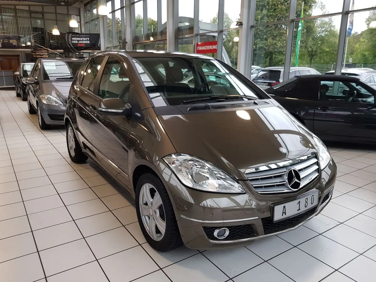 Mercedes-Benz A 180 AVANTGARDE PTS KIMA SHZ NEBEL TEILLEDER Brun - 2