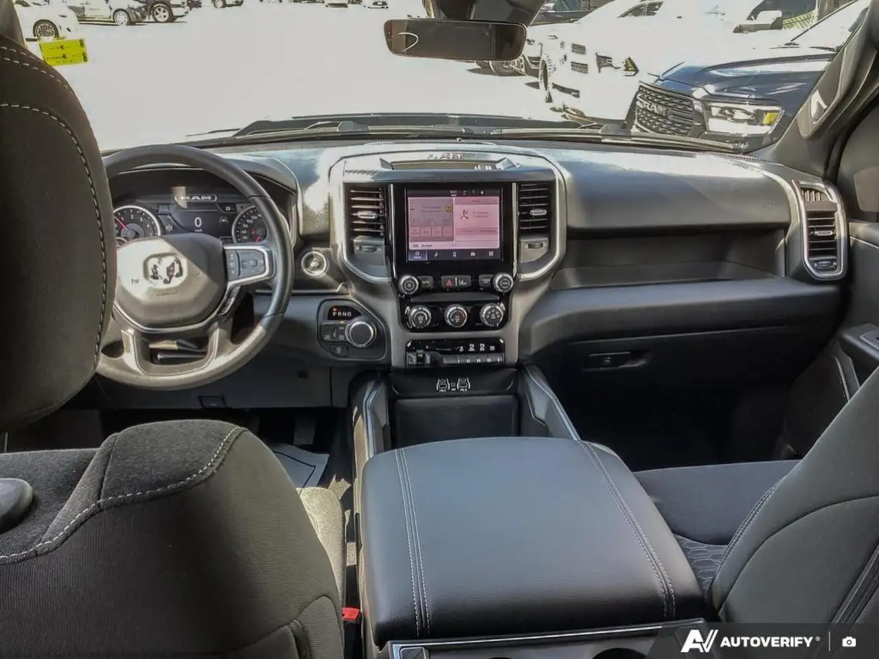 RAM 1500 снимка RAM 1500