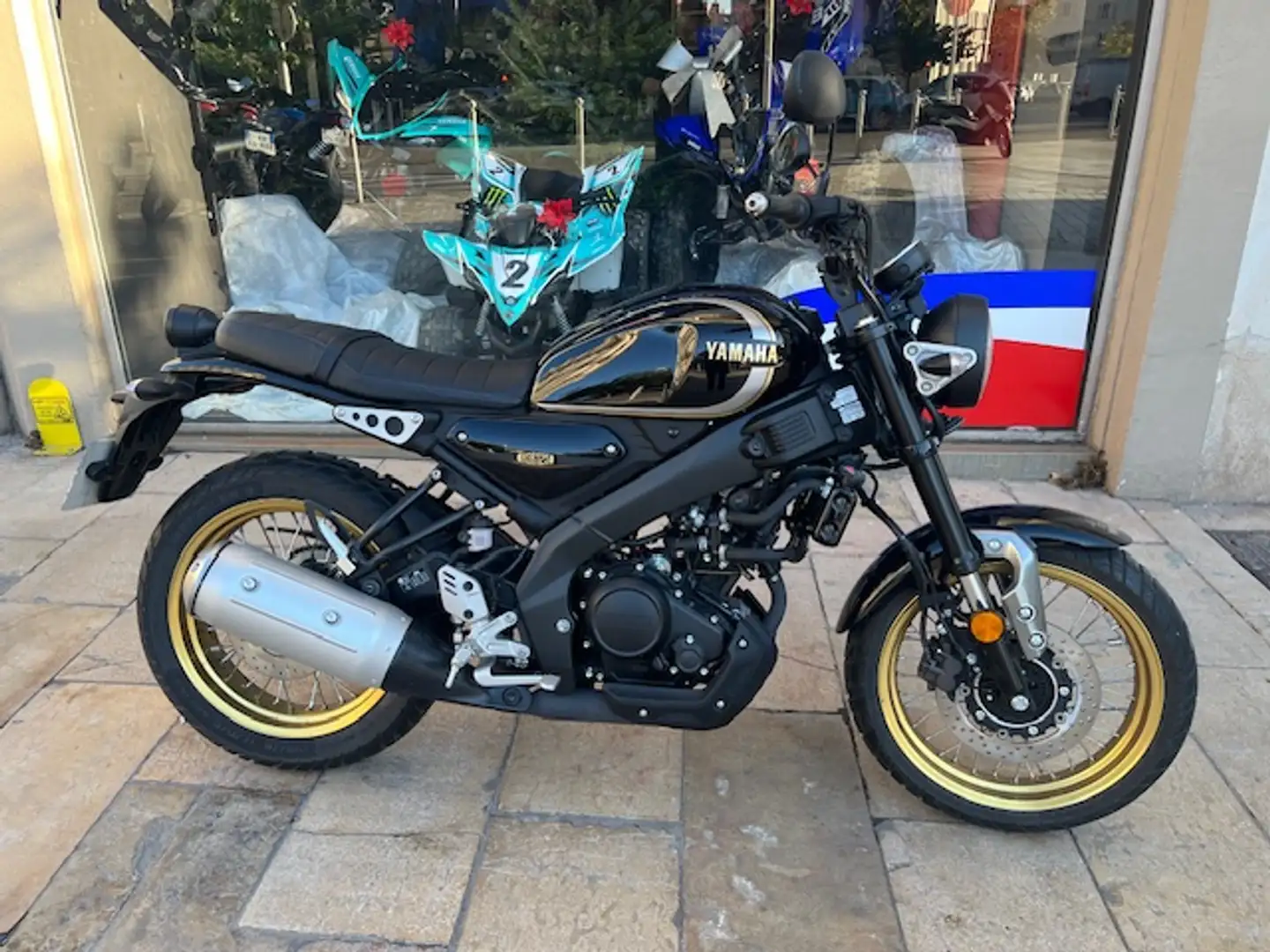 Yamaha XSR 125 Noir - 1