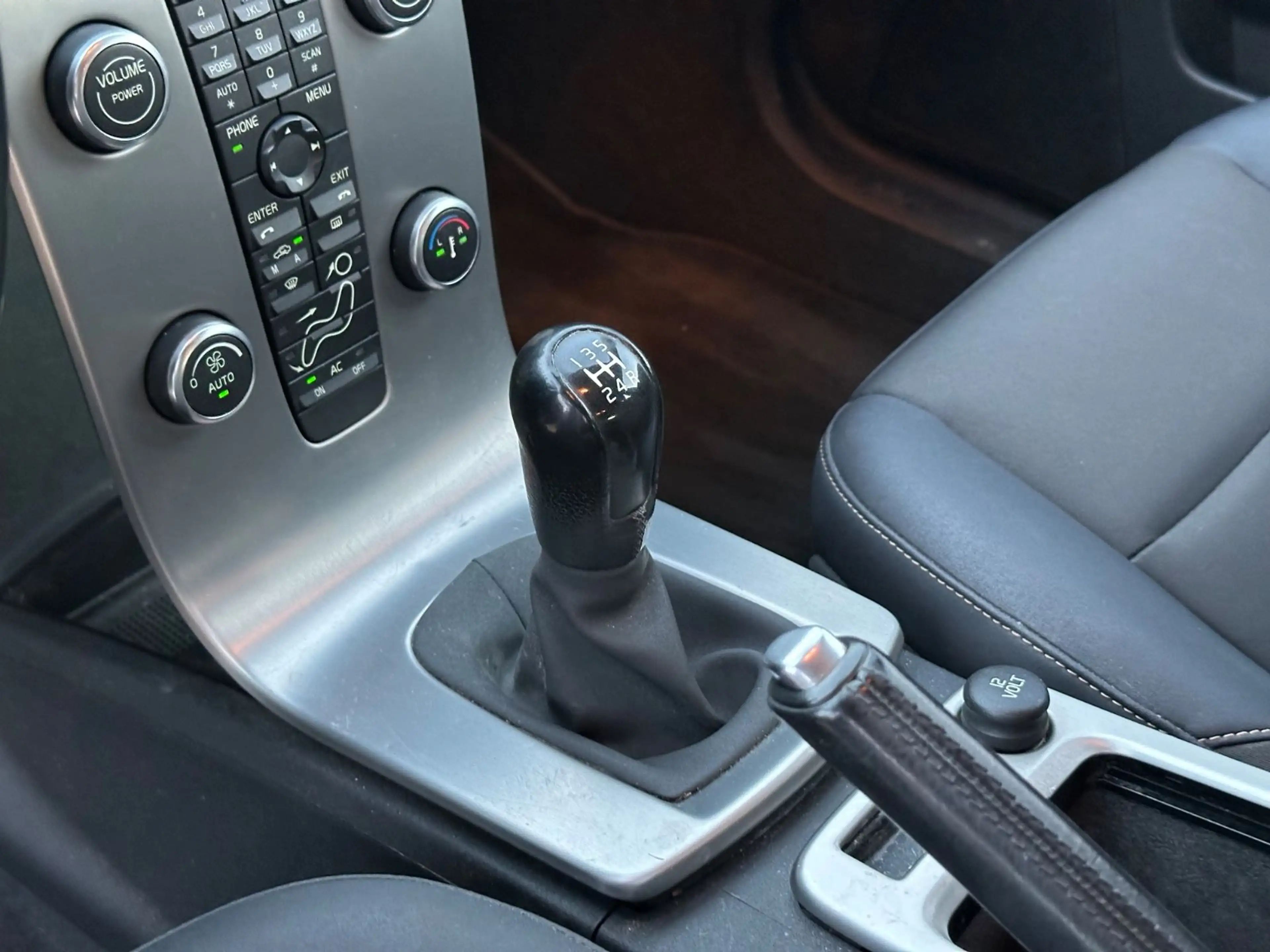 Volvo V50 Kombi 1.6 D Momentum — photo 12