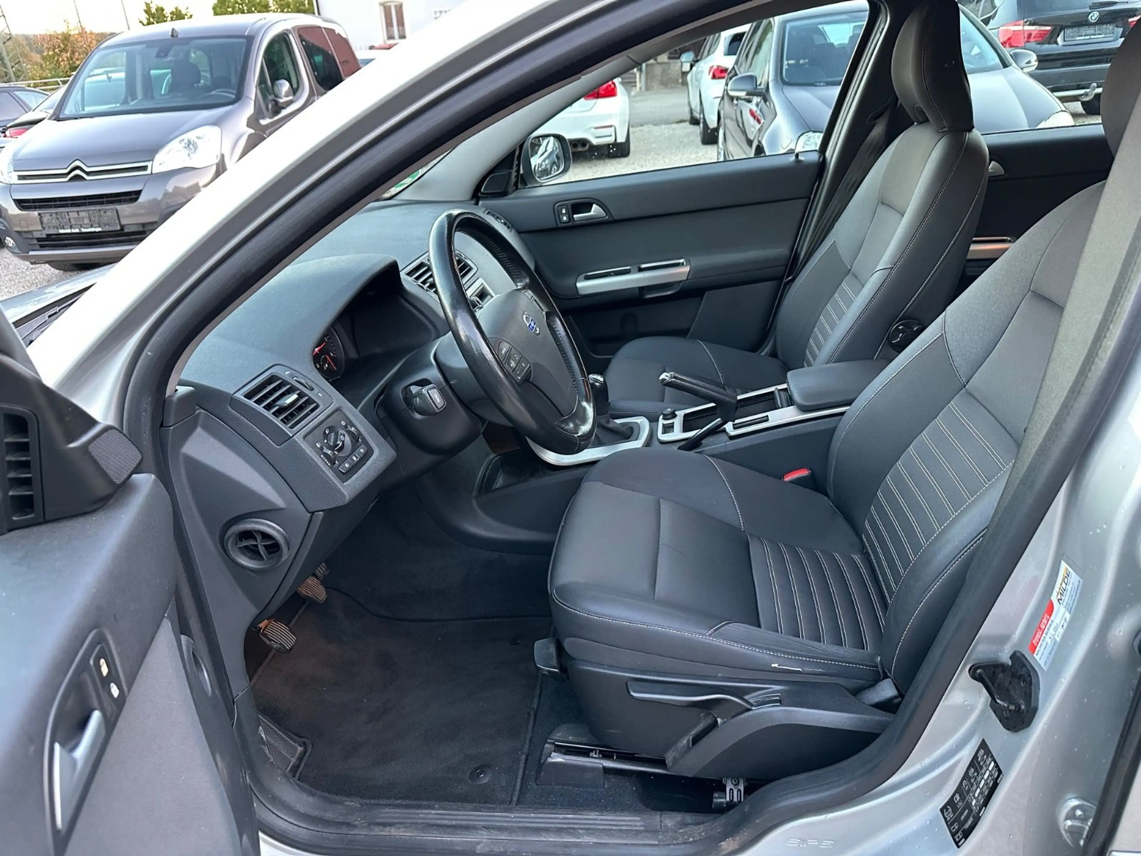 Volvo V50 Kombi 1.6 D Momentum — photo 10
