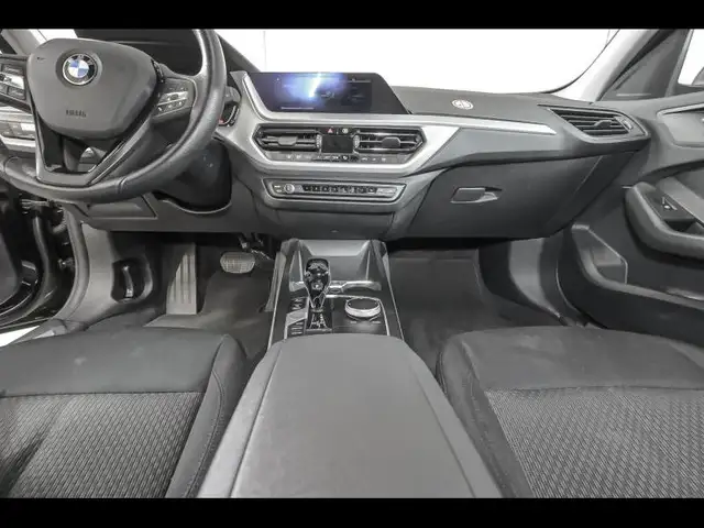 BMW 1 Series view 7