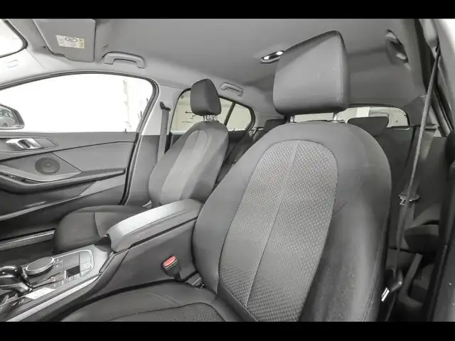 BMW 1 Series view 15