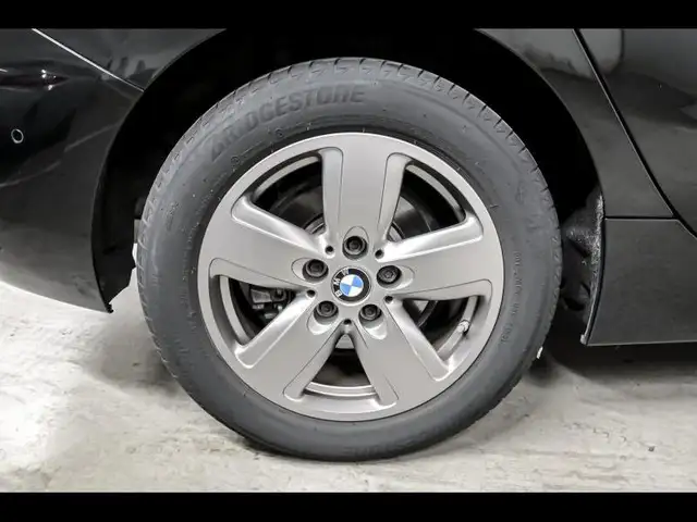 BMW 1 Series view 8