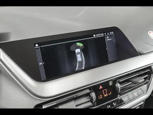 BMW 1 Series view 14
