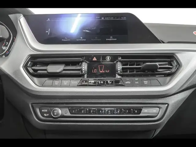 BMW 1 Series view 12