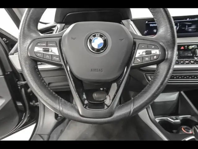 BMW 1 Series view 9