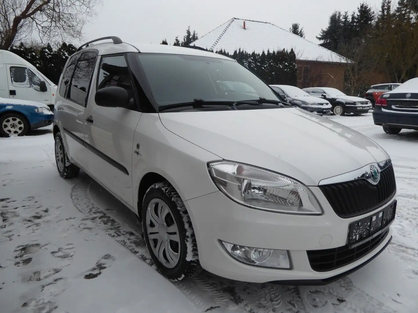 Skoda Roomster Praktik TDi Klima/Winterräder/HU neu Weiß - 2