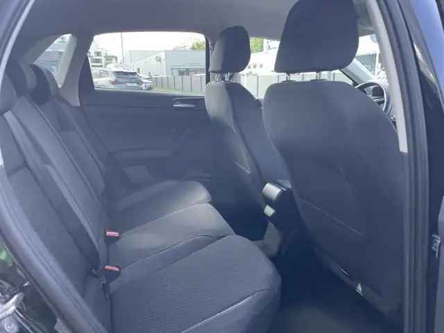 Volkswagen Polo view 5