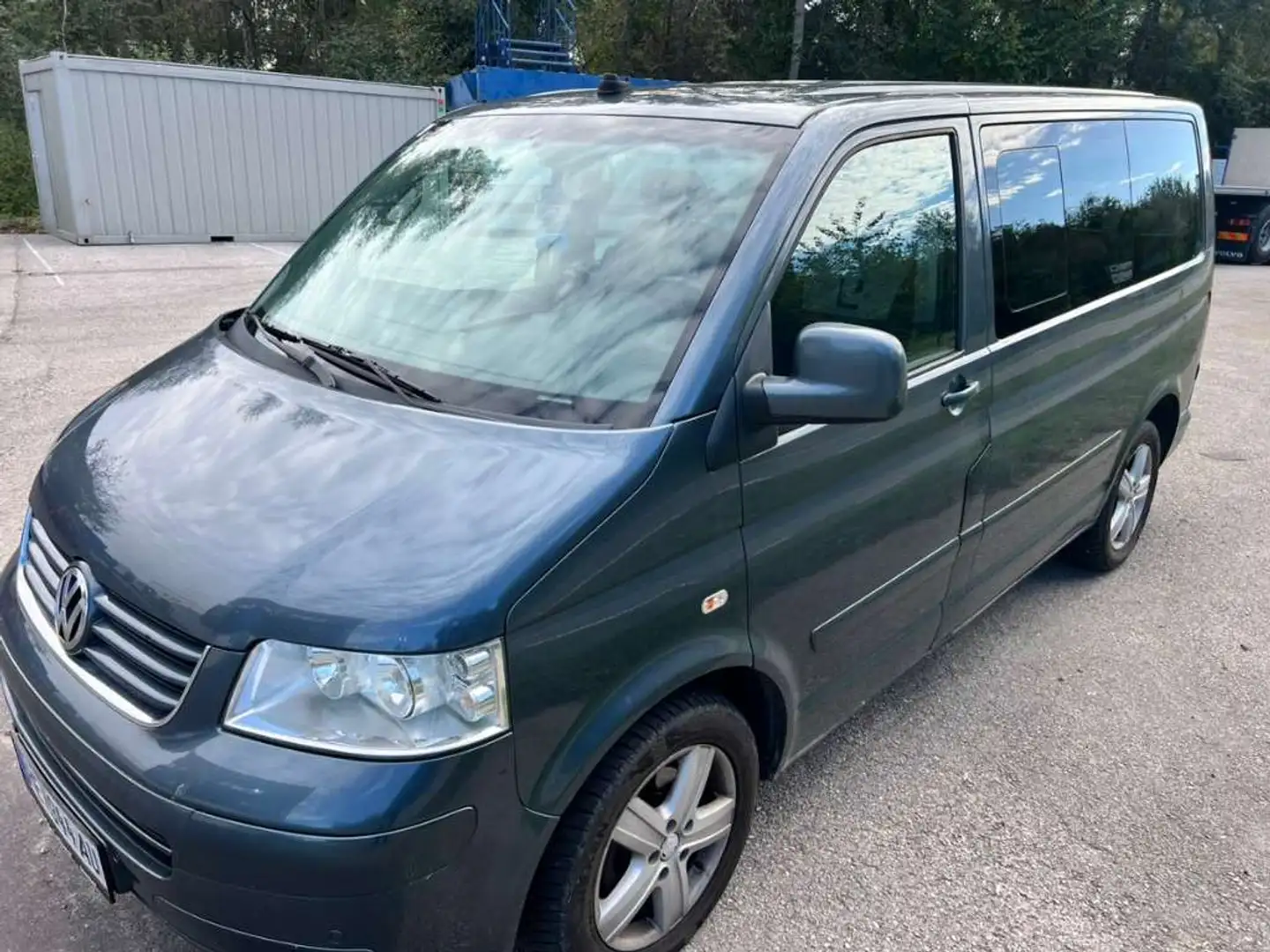 Volkswagen T5 Multivan Multivan Family 2,5 TDI 4motion D-PF Family Grau - 2