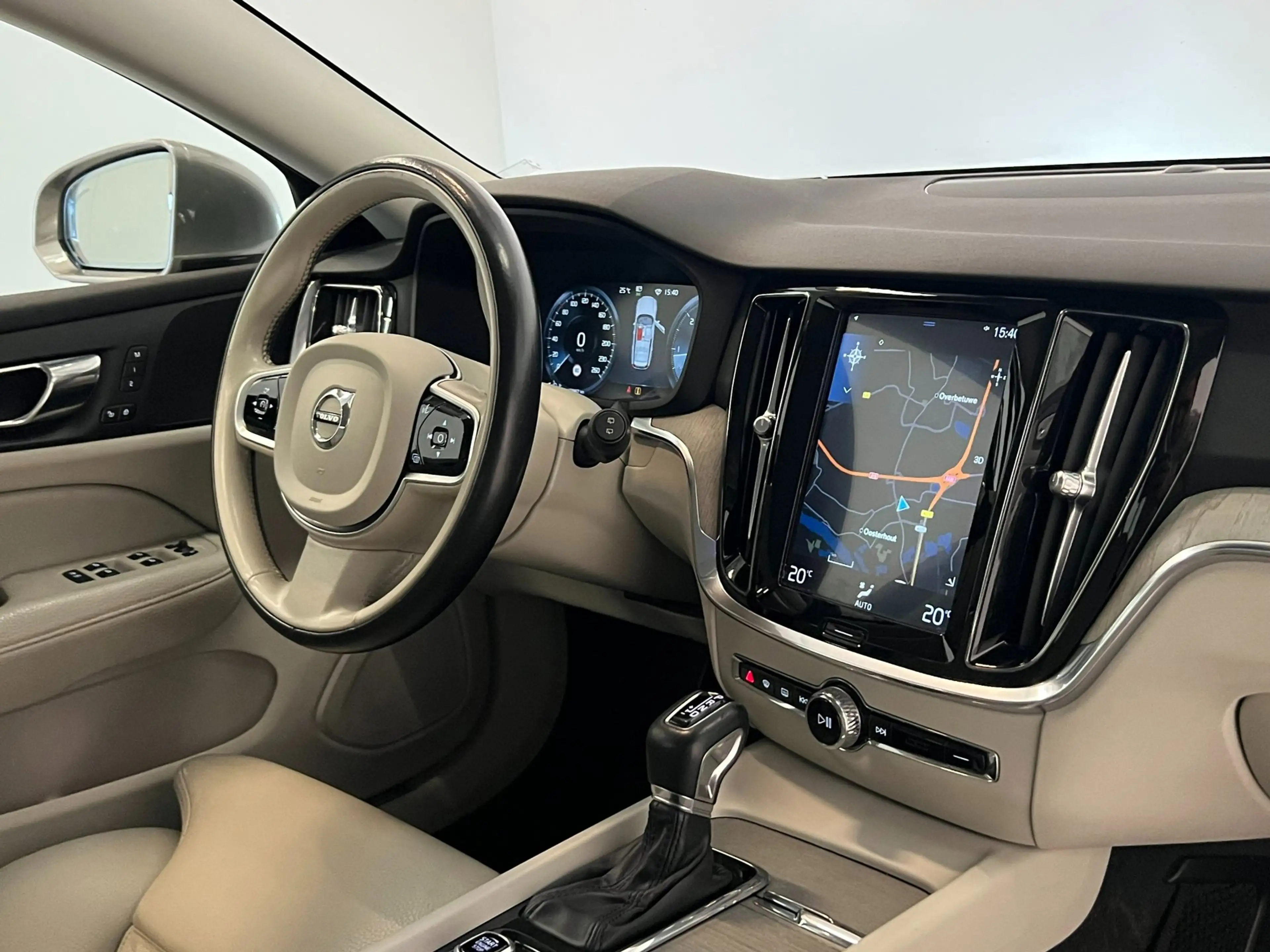 Volvo V60 2.0 D3 / BTW / CarPlay / Memory / Leder / Keyless — photo 8