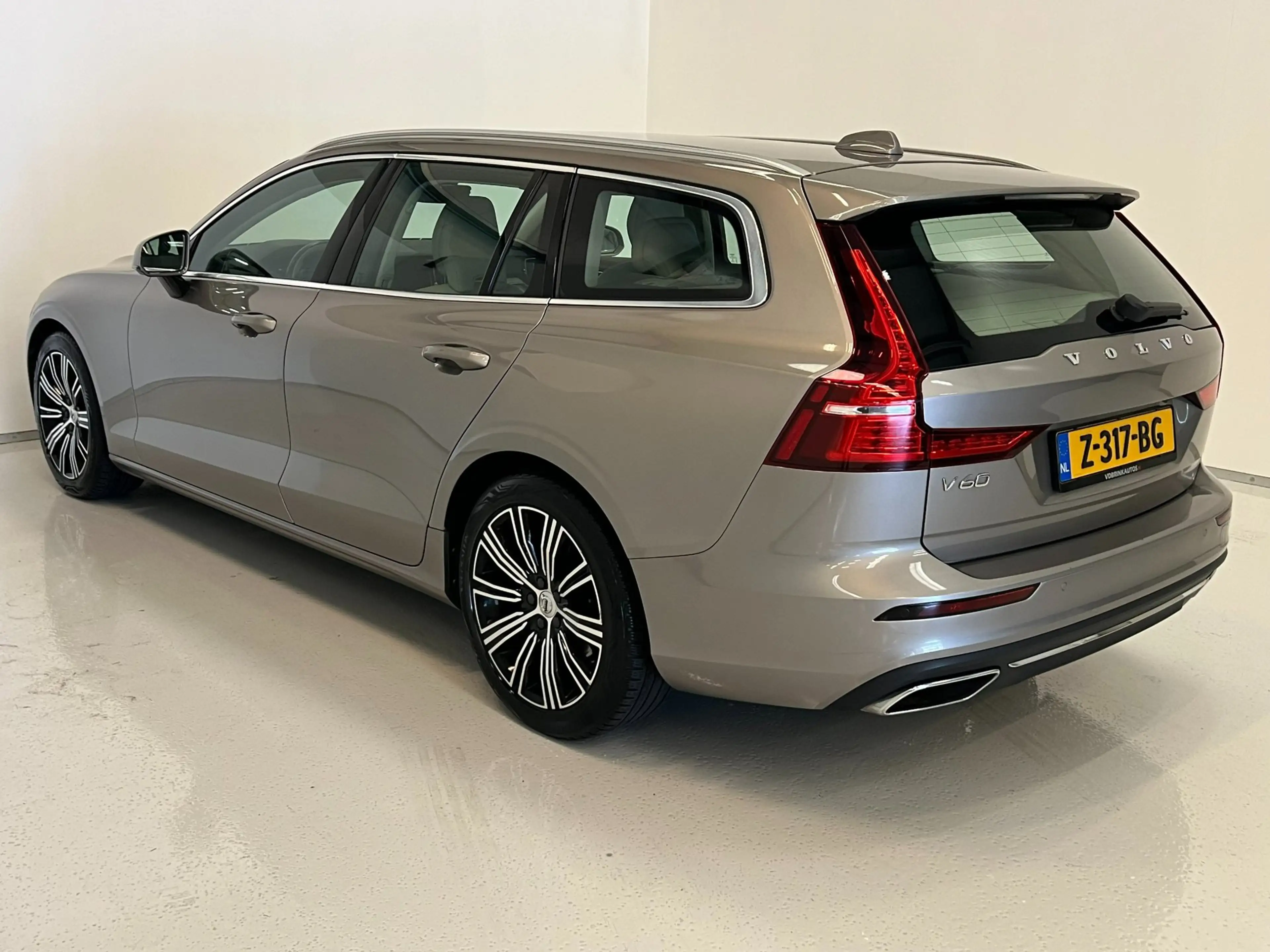 Volvo V60 2.0 D3 / BTW / CarPlay / Memory / Leder / Keyless — photo 4