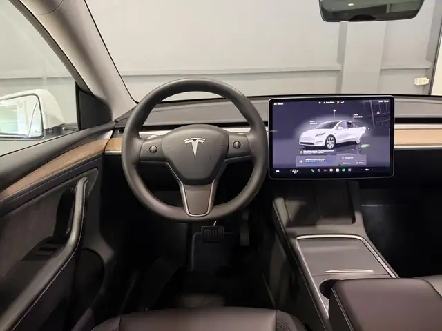 Tesla Model Y view 11