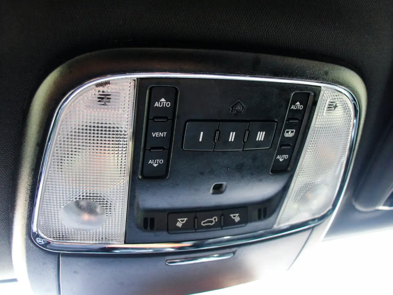 Jeep Grand Cherokee photo Jeep Grand Cherokee