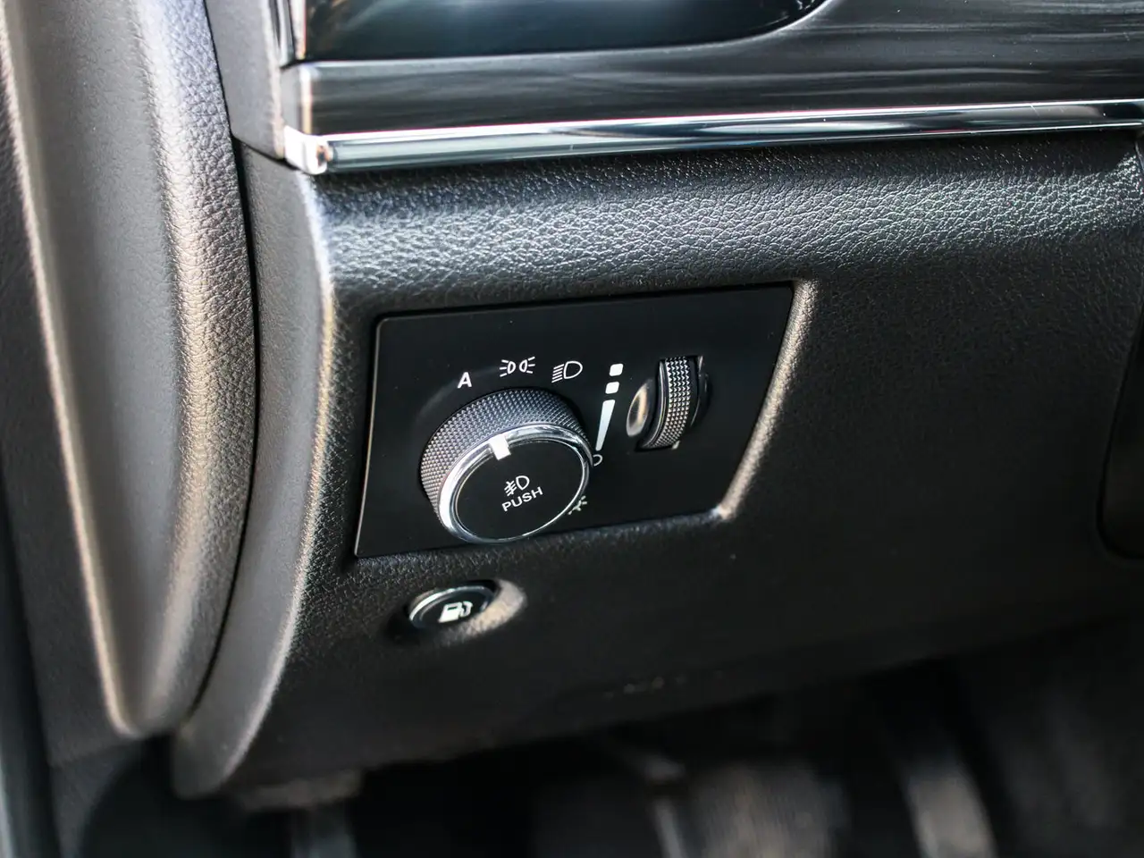 Jeep Grand Cherokee photo Jeep Grand Cherokee