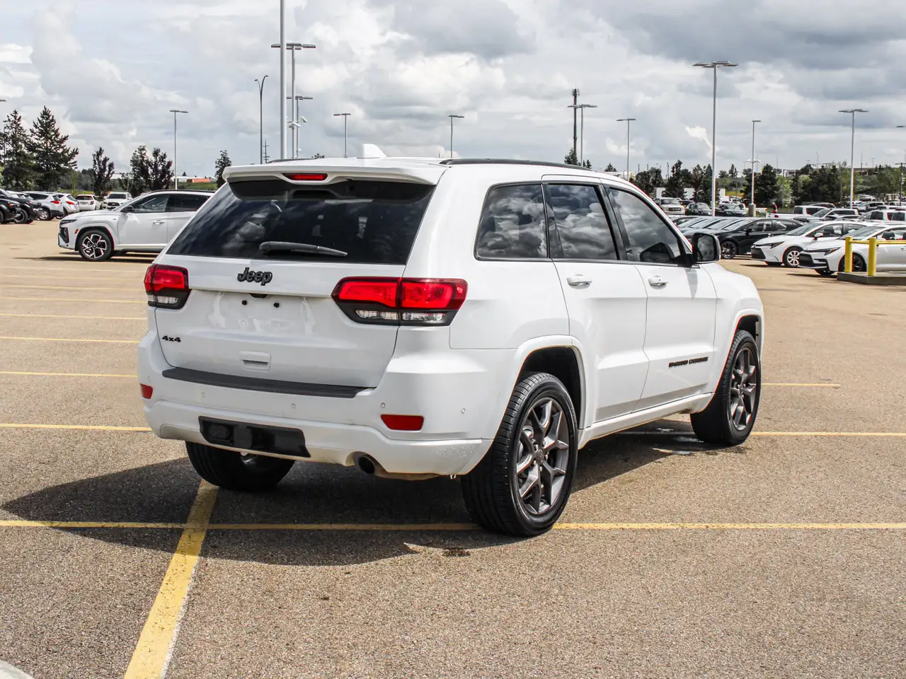 Jeep Grand Cherokee photo Jeep Grand Cherokee