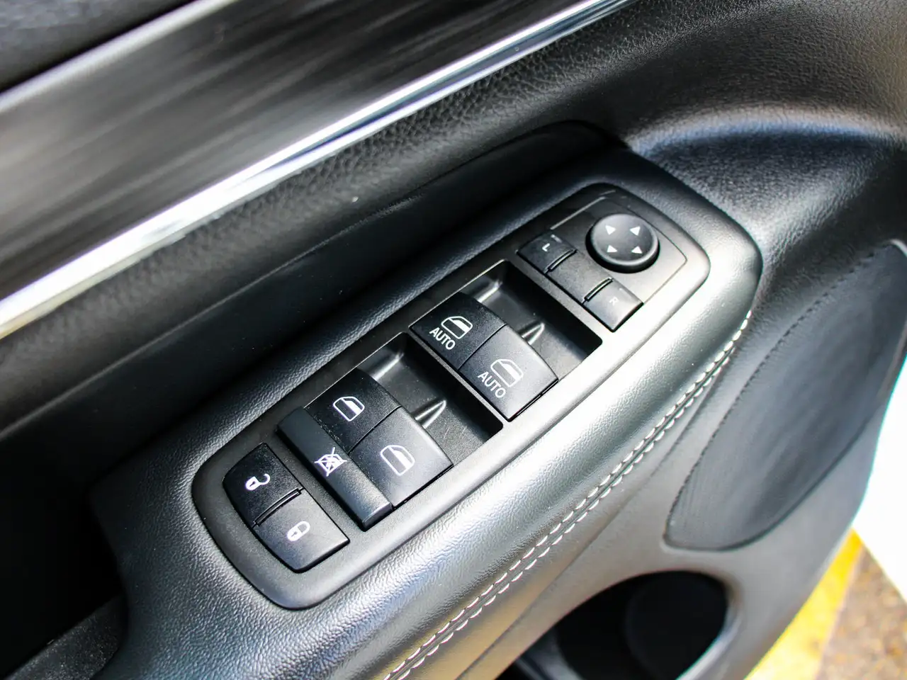 Jeep Grand Cherokee photo Jeep Grand Cherokee