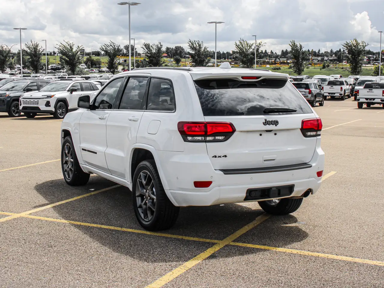 Jeep Grand Cherokee photo Jeep Grand Cherokee