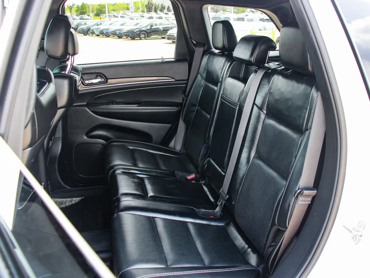 Jeep Grand Cherokee photo Jeep Grand Cherokee