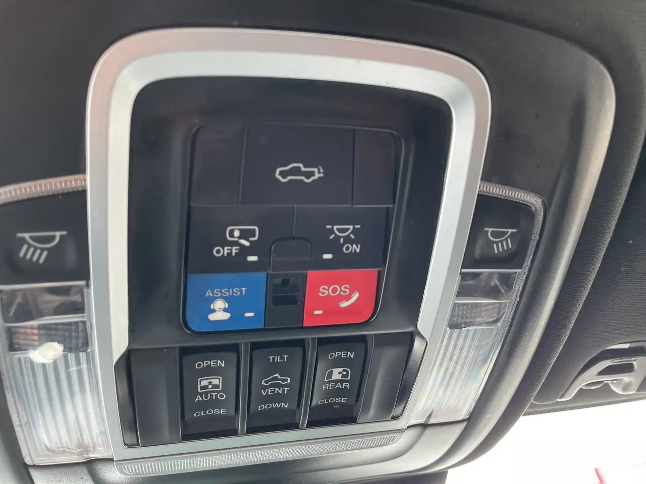 RAM 2500 снимка RAM 2500