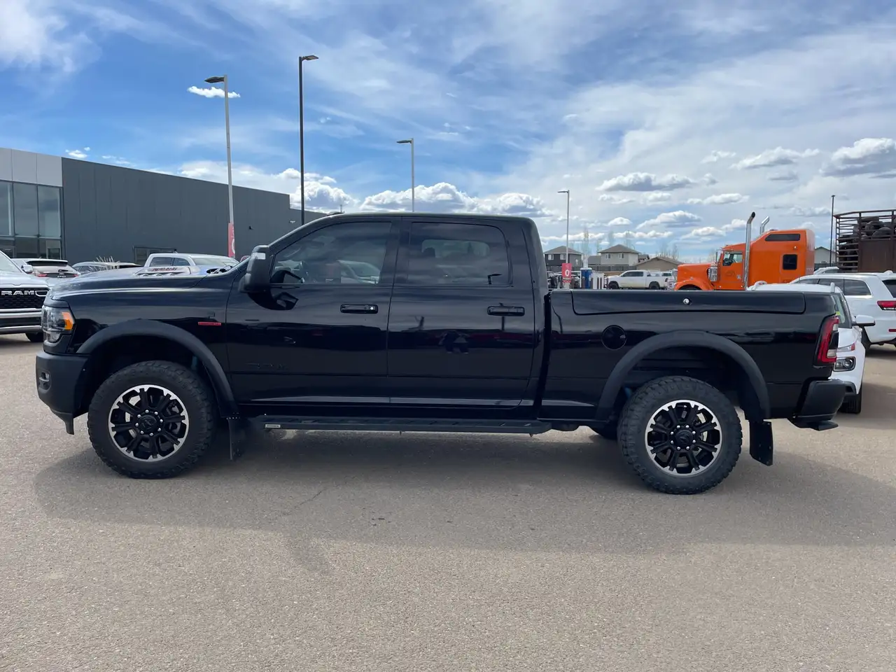 RAM 2500 снимка RAM 2500