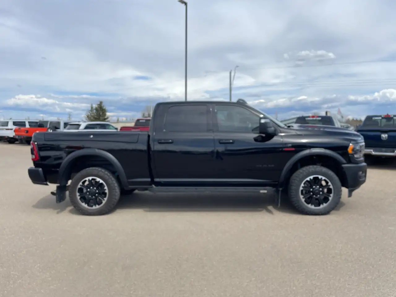 RAM 2500 снимка RAM 2500