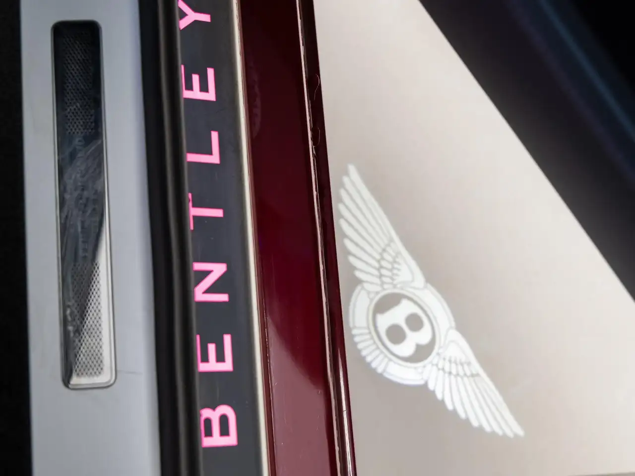 Bentley Continental 2021 — фото 21