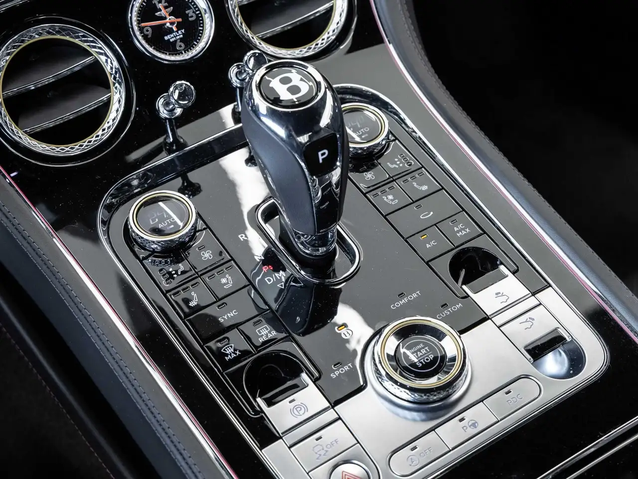 Bentley Continental 2021 — фото 17