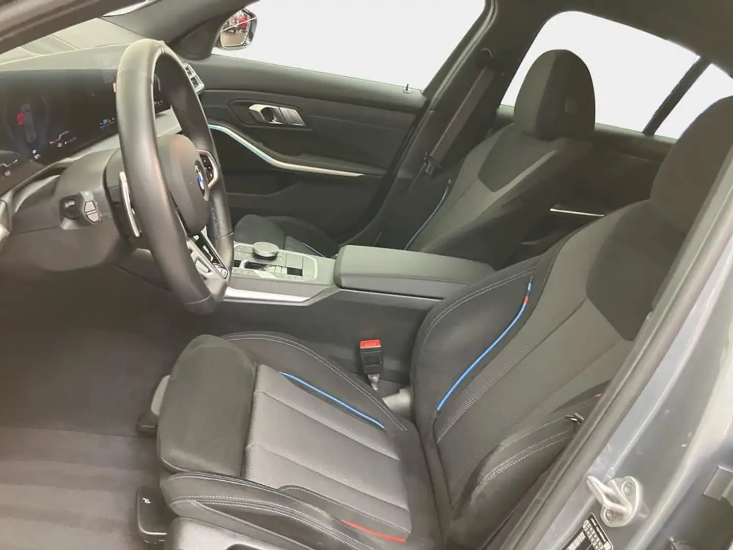 BMW 320 M Sport Pro Grau - 2