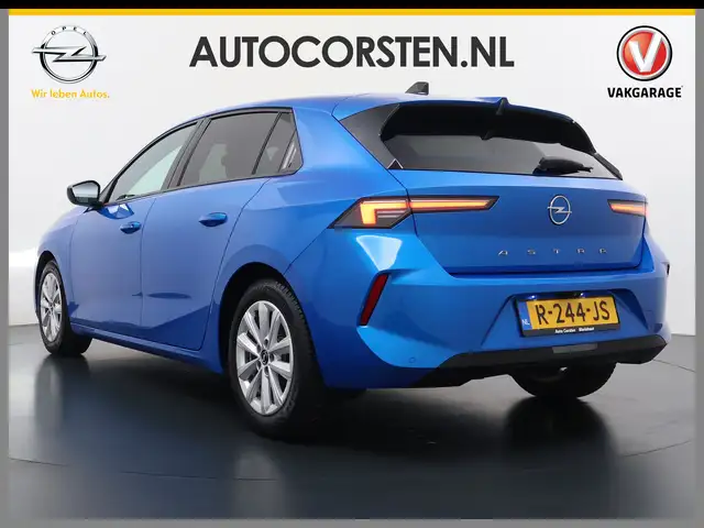 Opel Astra view 2