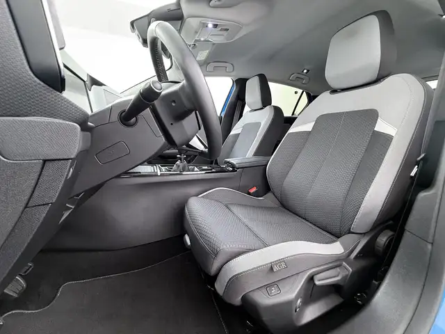 Opel Astra view 11