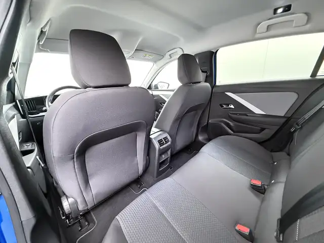 Opel Astra view 12