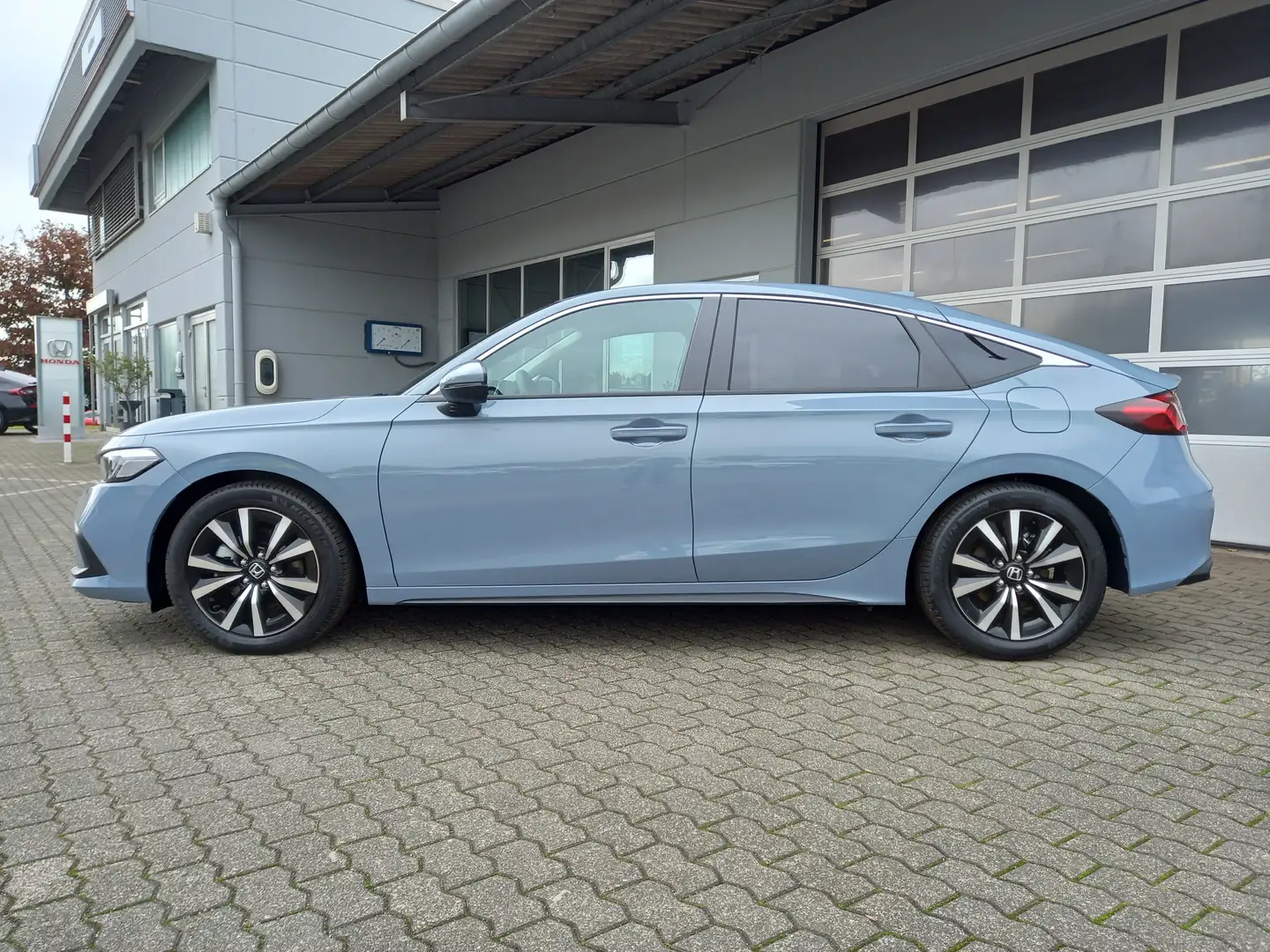 Honda Civic e:HEV Elegance *AKTION* Grau - 2