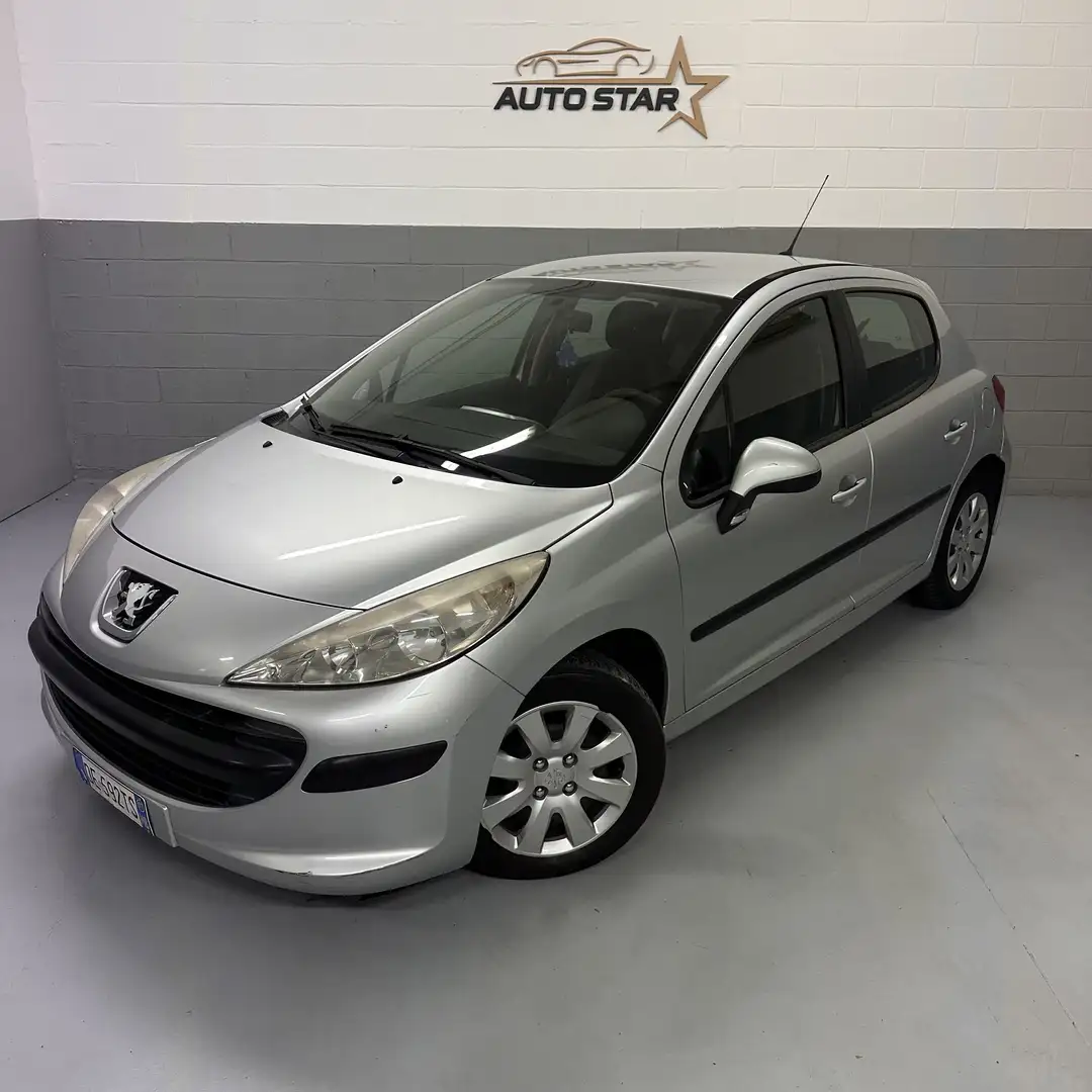 Peugeot 207 5p 1.4 hdi Neopatentati - 2