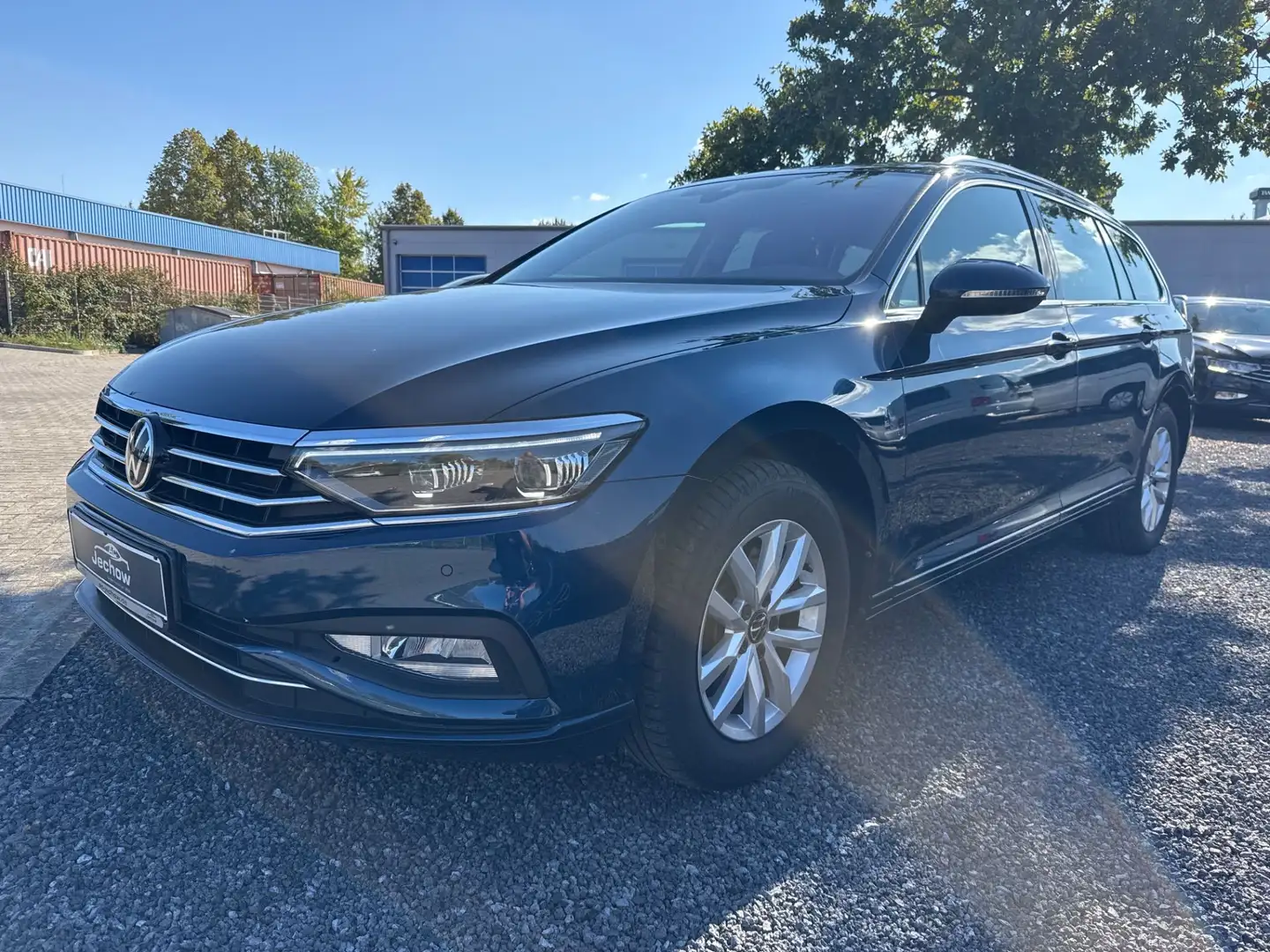 Volkswagen Passat Variant 2.0 TDI Business IQ LIGHT & Drive Stand. Panor. Blau - 1