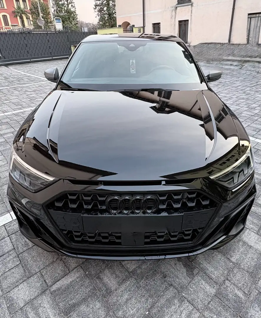 Audi A1 A1 Sportback 40 2.0 tfsi S Line competition Schwarz - 1