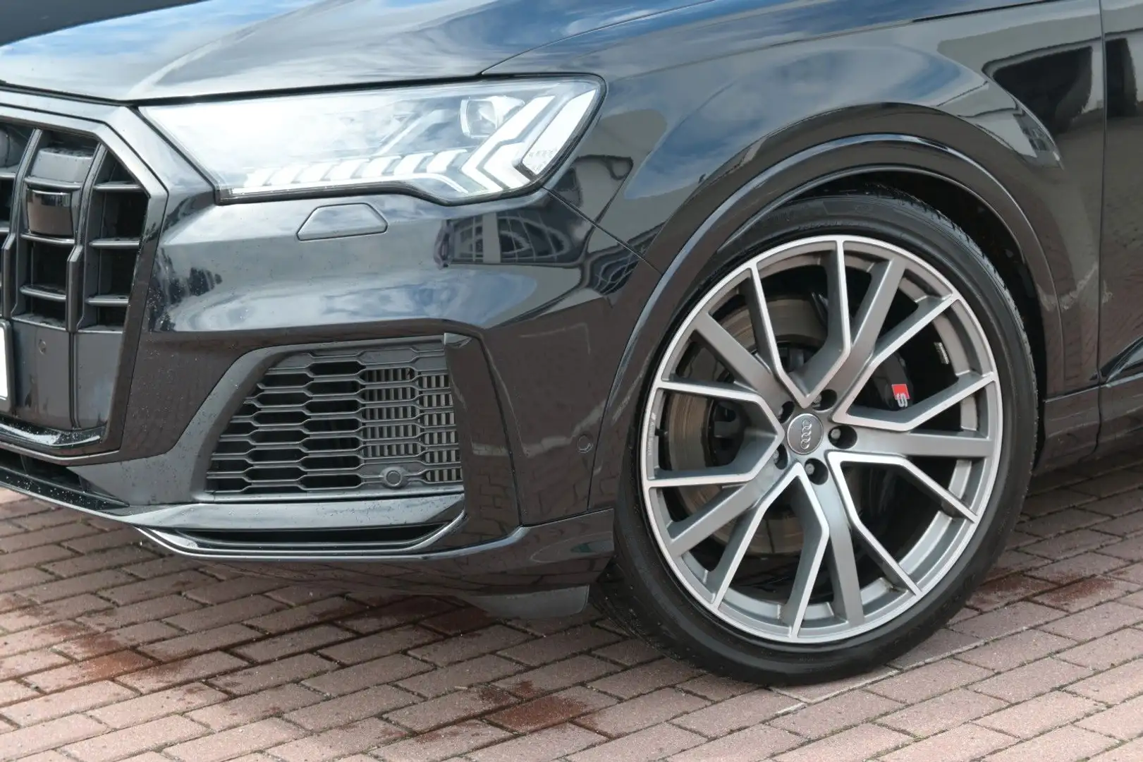 Audi SQ7 **Mietkauf** TDI*MASS*LUFT*360°*PANO Schwarz - 2