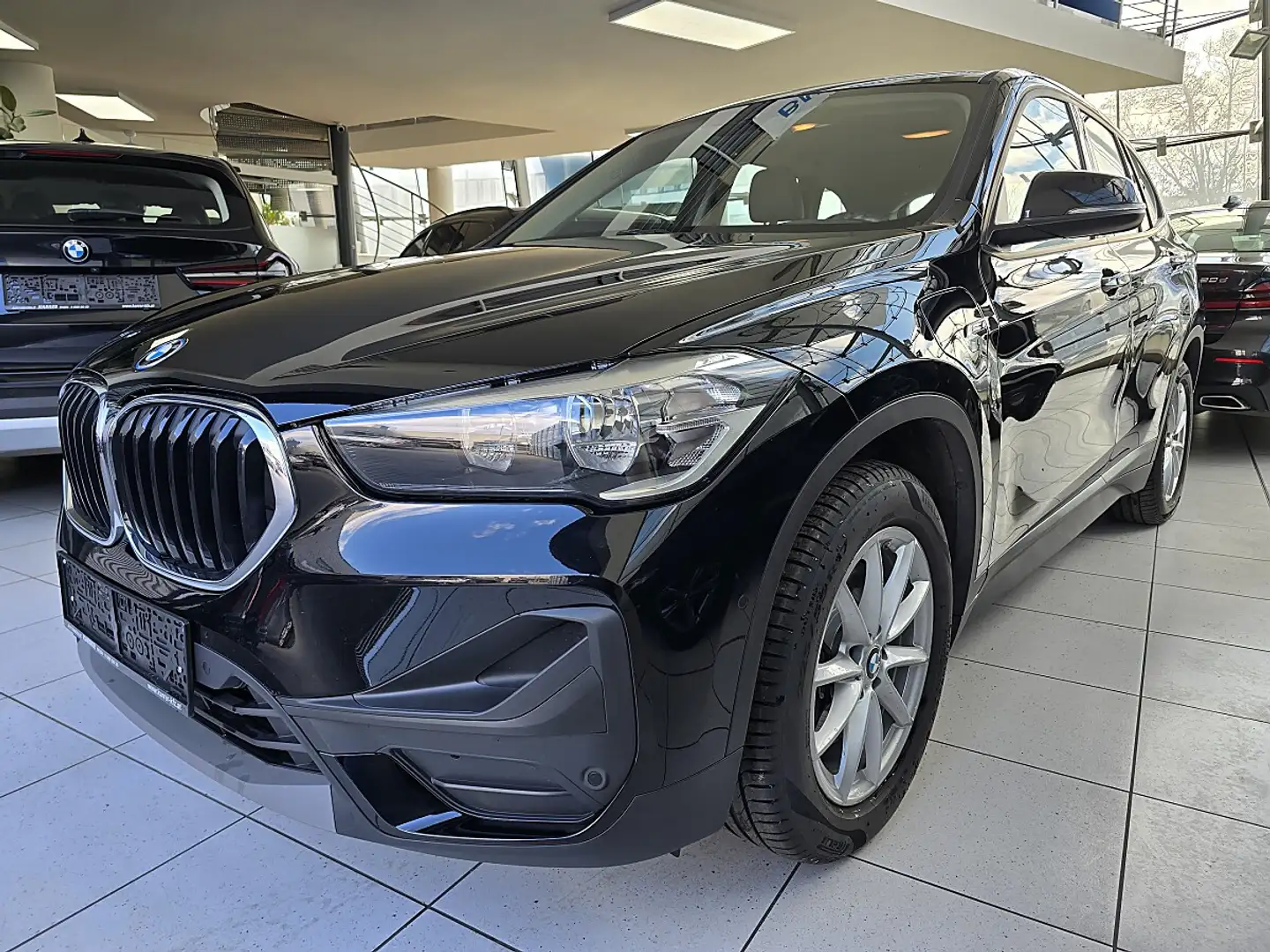 BMW X1 Hybrid Allrad Aut. Vollleder/Rückfahrkamera Schwarz - 1