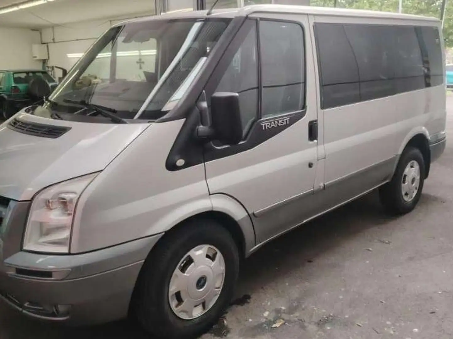 Ford Transit Transit 330 L Vario 3.77 2,4 TDCI Silber - 1
